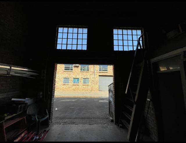 INDUSTRIAL PROPERTY TO RENT IN HENNOPSPARK